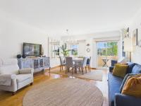 Spacious 3BR w/ Balcony Near Carcavelos Beach | By Airnest - B&B Carcavelos