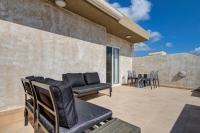 Mellieħa Village Penthouse With Terrace - Sleeps 4 - Ferienwohnung Mellieha