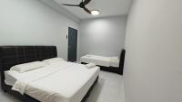 W302WarmStay at at EmeraldAvenueBrinchang 11Pax3BR2PWiFiGames - Chambres d'hôtes Brinchang