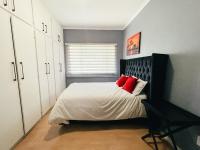 Spacious Linden Garden Cottage - Bed and Breakfast Johannesburg
