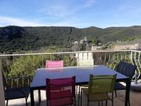 Maison calme avec vue exceptionnelle - Bed and Breakfast Vailhan