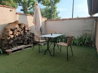 Studio 2 personnes rez-de-chaussée avec patio - B&B Brioude