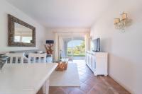 Garden Bay - Oasi DeLuxe con Vista Mare e Piscina - B&B Liscia di Vacca