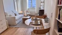 Stylish Apartment with Canal Saint-Martin view - B&B París