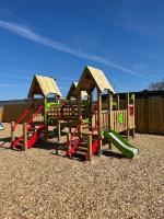 Comfortable and homely 2 bedroom Chalet with FREE passes to swimming pool, gym & club - Chambres d'hôtes Great Yarmouth