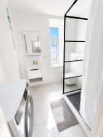 Old Town Quiet Rooftop Studio Apartment - B&B Riga
