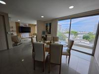 Luxury 4BR 3BA Penthouse - 5 Min to Airport & Beach - Chambres d'hôtes Carthagène