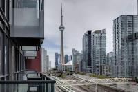 Exquisite 3BR Suite Downtown Toronto with Balcony - Chambres d'hôtes Toronto
