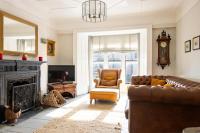 Spacious Seaside Home with Cinema Room - Pass the Keys - Ferienwohnung Hastings