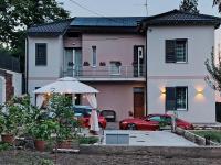 Holiday Home Varese- Family & Group stay with private parking - B&B Varese