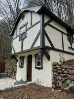 The Renovated Smokehouse at Seneca Rocks - B&B Seneca Rocks