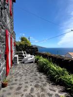 Bruma do Pico House - B&B Lajes