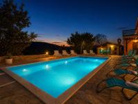 Apartment Luce - Pool & BBQ - peaceful and private retreat near Šibenik - Chambres d'hôtes Sibenik