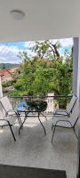 Anna Apartment, Stylish One-Bedroom with Large Balcony and Parking - B&B Niš