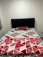 1 Spacious bedroom available - B&B Auckland