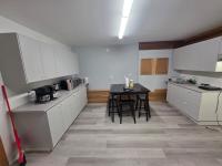 Spacious 3-Bedroom Private Guest Suite - Ferienwohnung Inuvik