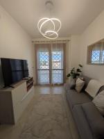 Domus Prampolini - private parking - B&B Roma