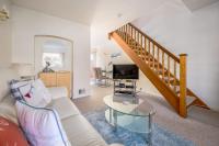 Sun Ahoy - with Private Sunny Patio and Parking - B&B Poole