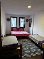 Einzelbett im Schlafsaal