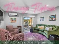 FlamingoSam's King Beds Hot Tub Lake Access - Bed and Breakfast Hot Springs