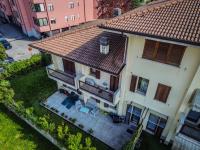 Modern 1BR Apartment with Garage, Elevator & 2 Balconies near Garda Lake, Train Station & Center - B&B Desenzano del Garda