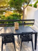 5 personnes piscine pinède et mer - B&B Le Cap d'Agde