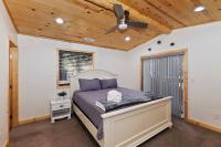 Stylish Elysian Big Bear Cabin w Enclosed backyard - B&B Big Bear City