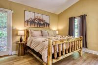 Pine and Peak - Hot Tub Fire Pit & Dog Friendly - Gatlinburg Arts & Crafts Community - Sleeps 6 - B&B Gatlinburg