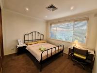 Quiet Double Room M Winston Hills - Chambres d'hôtes Toongabbie