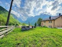 Dedushi Guesthouse &Wood cabins-Camping place - B&B Vusanje