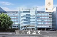 Modern 2-Bedroom Chiswick Apartment Stylish Short Let with Gym, Cinema, Game Room, Free Parking & Excellent Transport Links - B&B Cowbridge