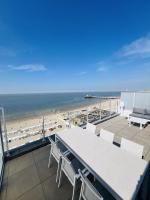 Seascape Penthouse II - modern ingericht appartement met panoramisch zeezicht en 2 ruime zonneterrassen - Chambres d'hôtes Blankenberge