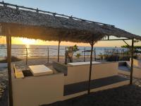 Maisons équipées sur la plage de Somaroala sur la presqu ile de Majunga ville - B&B Mahajanga