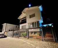 Central Home - B&B Peja
