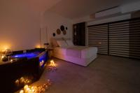 Andromeda Suite Private Jacuzzi & Cave Shower - B&B Atene