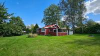 Cabin with big garden and parking - B&B Örebro