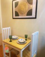 Rebbie's Rest and Revel - Hampton Imus - Chambres d'hôtes Imus