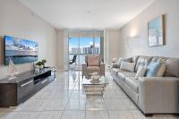 Spectacular Water Views 2br-4 beds in Sunny Isles - B&B Sunny Isles Beach