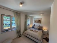 Donau-Loft New Luxury Apartment with Private Parking - B&B Linz