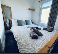 Harrington House - Perfect for contractors Sleeps 15 - Bed and Breakfast Workington