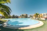Marina-Front Retreat in Cap Cana, Balcony with Lake & Yacht Views, Pool, Fishing & Beach Steps Away - Chambres d'hôtes Punta Cana