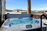 Downtown WP Elk Creek Condo E201 I Private Hot Tub I Great Views I Activity Program - B&B Fraser