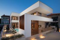 Villa Monet- Beachside Luxury with Heated Pool - Chambres d'hôtes Fažana