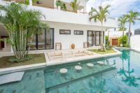 Villa Kleoa - Luxury 4BR Villa Walking Distance to Seseh Beach - B&B Canggu