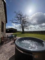 Shires Barn - with hot tub and views in Devon - Ferienwohnung Crediton