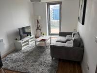 Stylish 1-Bed Apartment, 15 Mins to Old Trafford - B&B Manchester