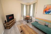 5BR in Swansea - Sleeps 10 with WIFI & Parking - B&B Scleddau