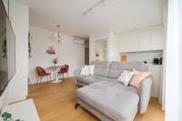 Rosé Premium Apartment Parking AC Balcony - Bed and Breakfast Warschau