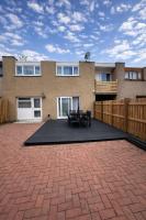 Spacious 5BR Home Garden Access & Free Parking - Chambres d'hôtes Fyvie