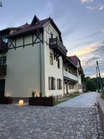 Charming Smiltyne Kurhaus apartment with a view to lagoon - B&B Klaipėda